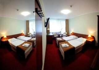 Отель Hotel Zawisza Быдгощ Двухместный номер «Комфорт» с 1 кроватью или 2 отдельными кроватями-5