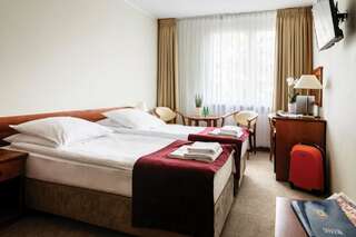 Отель Hotel Zawisza Быдгощ Двухместный номер «Комфорт» с 1 кроватью или 2 отдельными кроватями-2